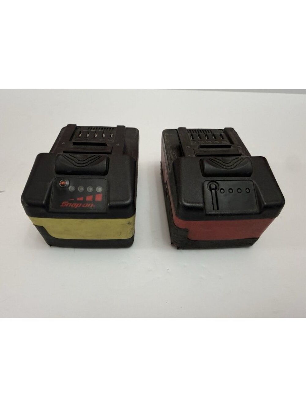Lot Of 2 Snap-On 18V Lithium Ion Batteries CTB8185 CTB8185HV Read